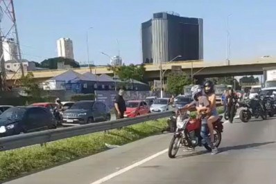 Vídeo: Policial aposentado reage a tentativa de assalto em SP e mata dois suspeitos