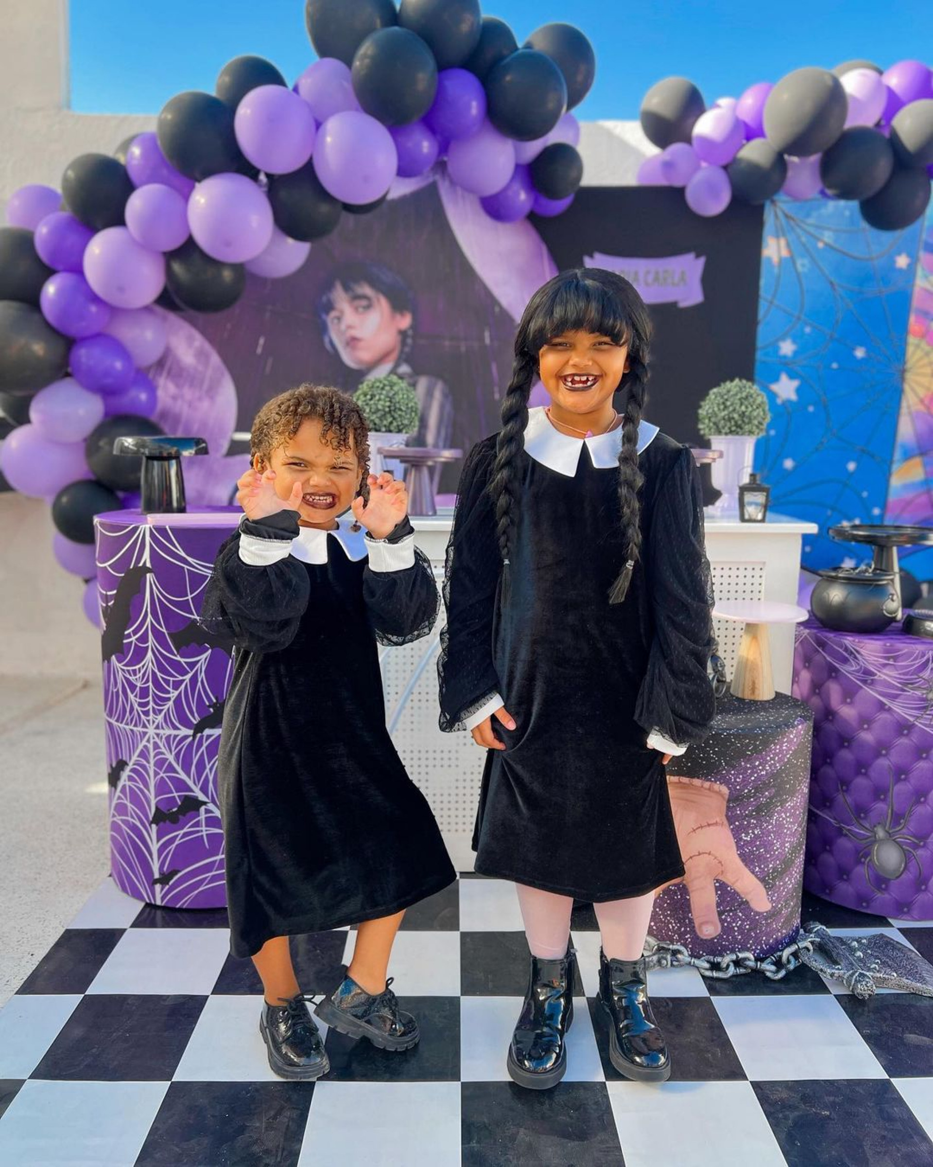 Maria Carla e Eva, filhas de Thais Carla, na festa de 7 sete anos da mais velha - Reprodu&ccedil;&atilde;o/Instagram