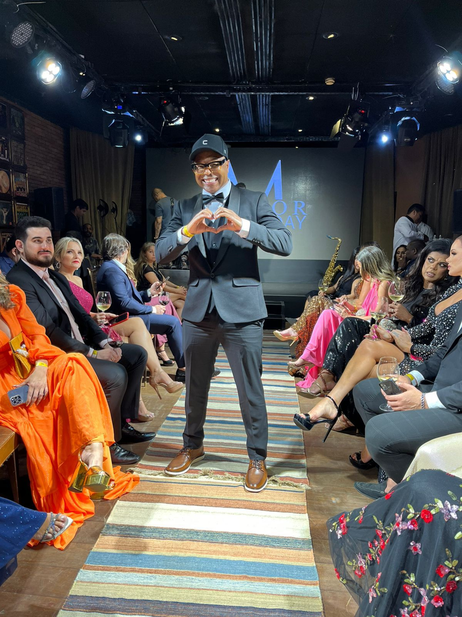 Buchecha recebe homenagem em evento de moda e comemora sucesso de cinebiografia - Divulgação / Bruno N. Soares