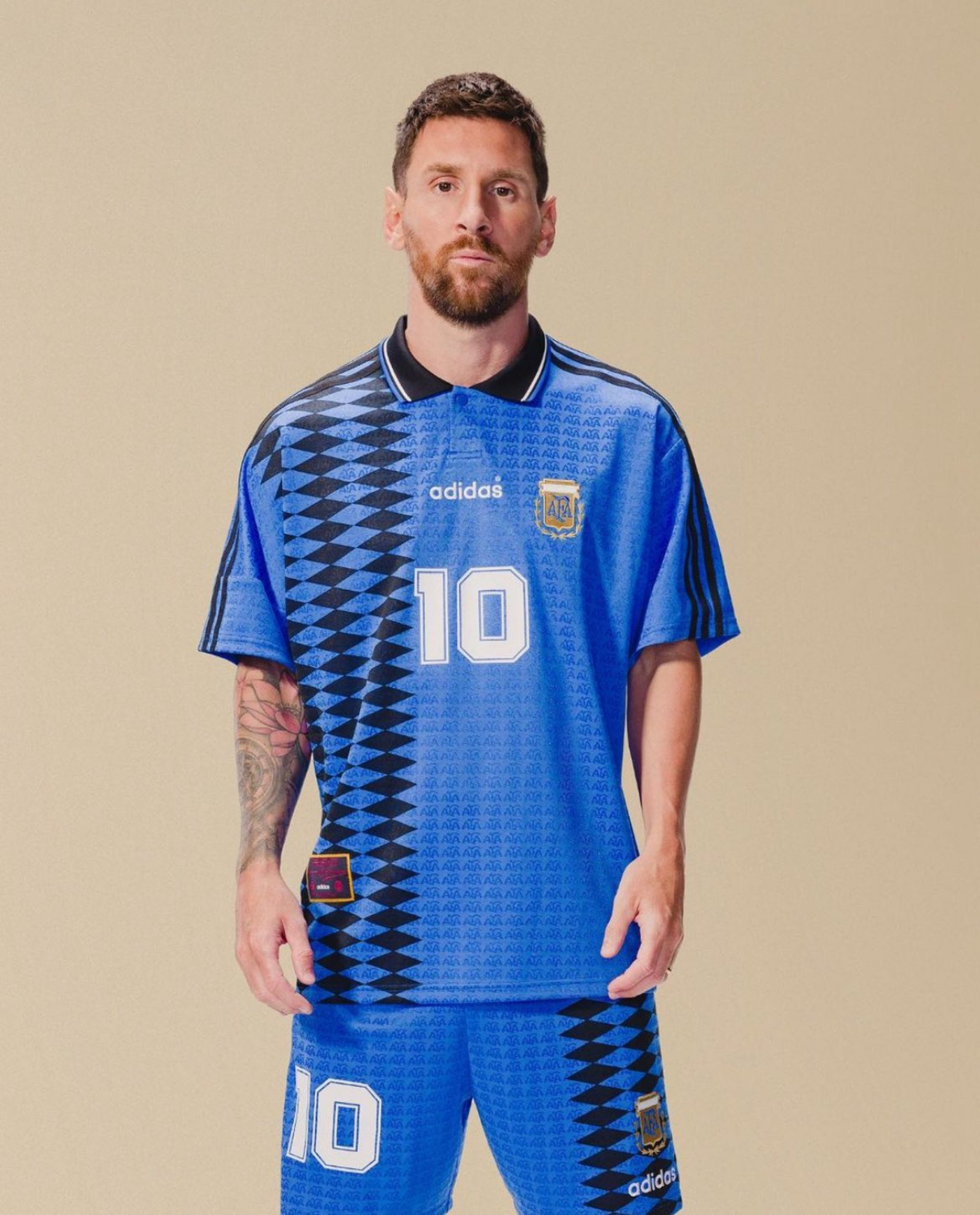 Adidas lança blusa retrô da seleção argentina