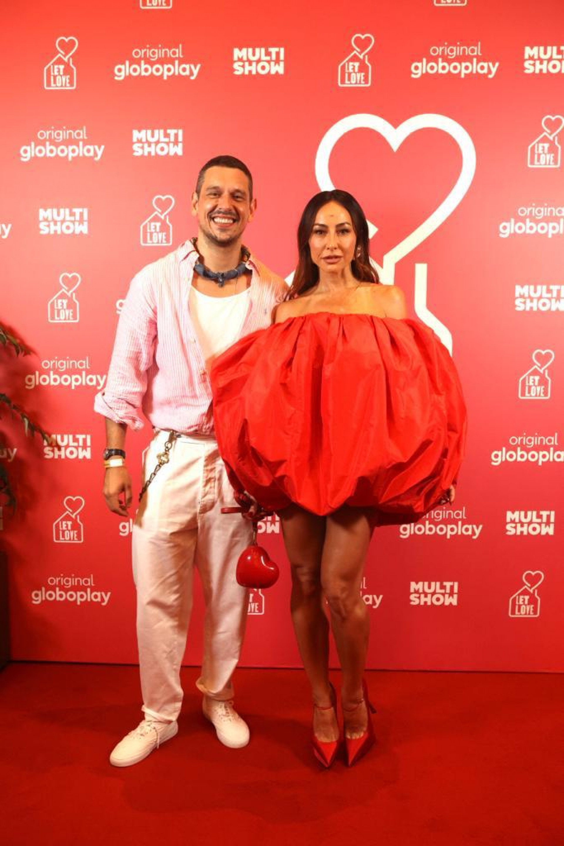 João Vicente de Castro e Sabrina Sato na coletiva de imprensa do reality show \'Let Love\'