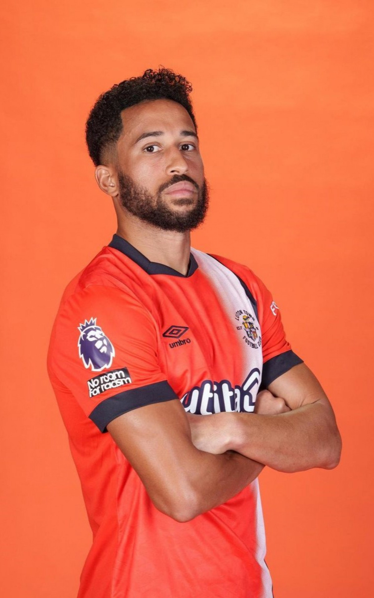 Andros Townsend assina pelo Luton Town por três meses