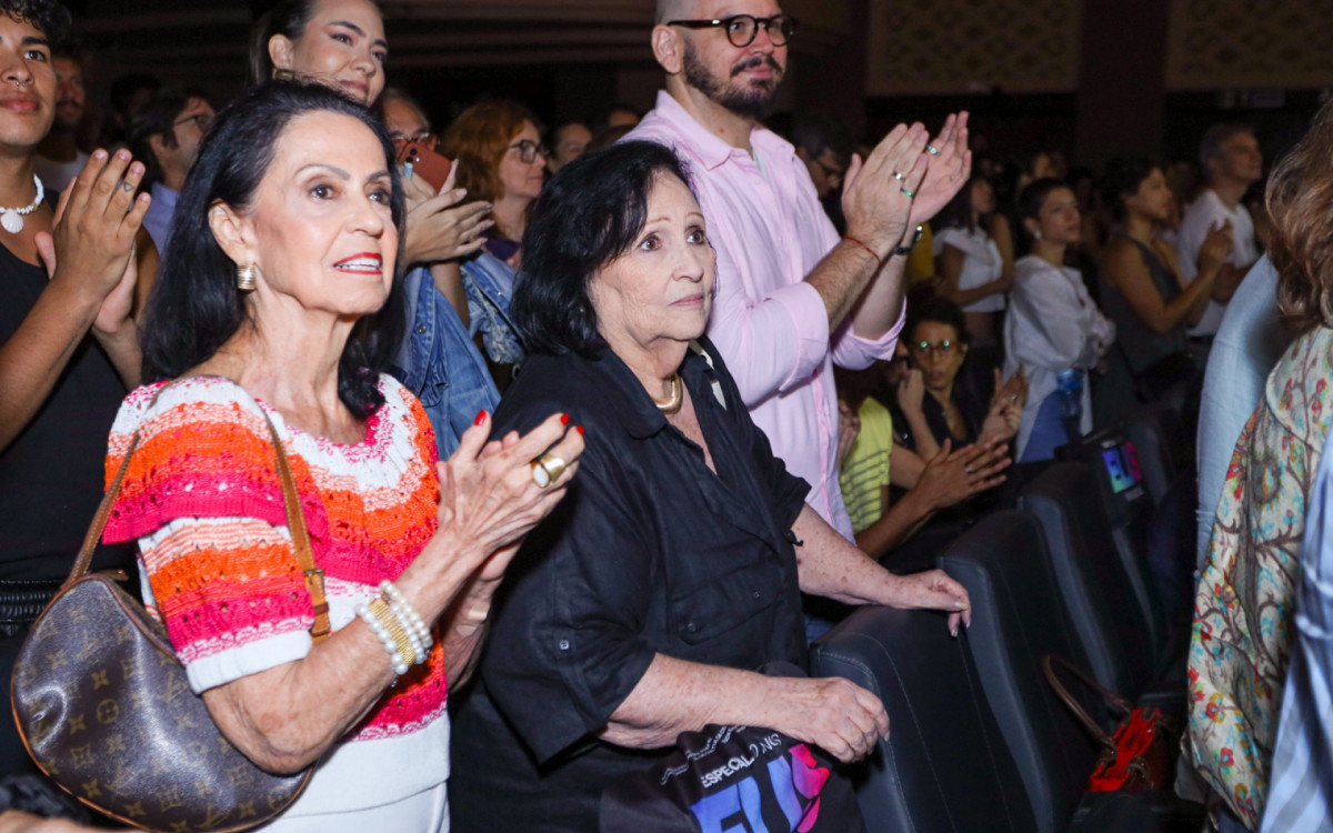 Déa Lúcia confere o espetáculo \'Elis - A Musical\'