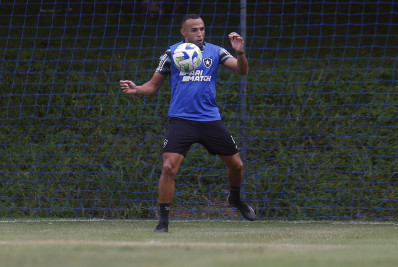 TJD-RJ mantém suspensão de três jogos a Marçal, do Botafogo
