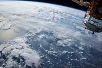 Empresa holandesa quer fecundar bebês no espaço