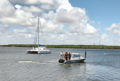 PF apreende em Natal veleiro suspeito de ter sido roubado na Europa