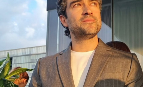 Alfonso Herrera revolta fãs de RBD ao se declarar 'rebelde