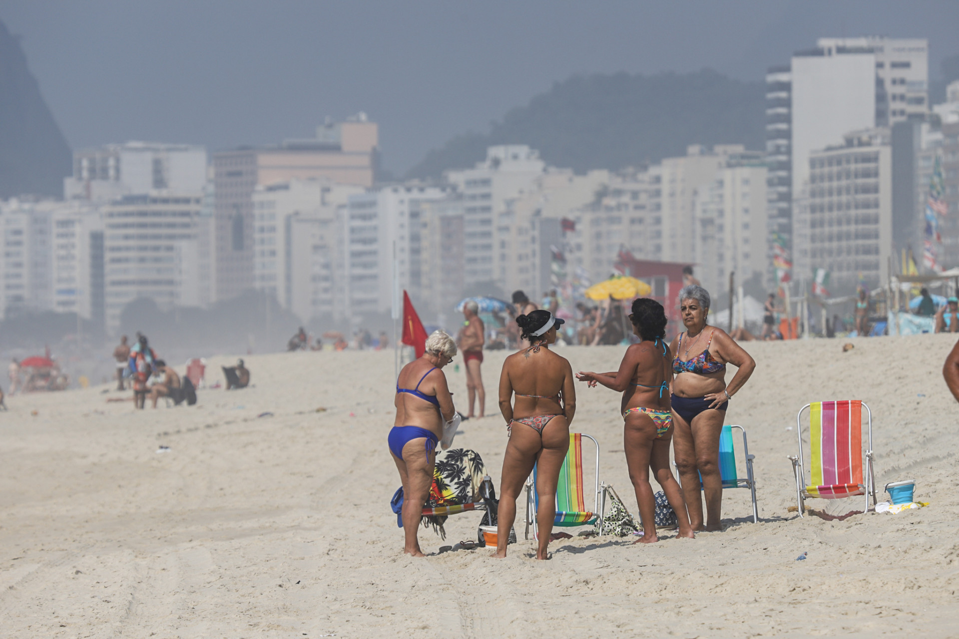 Cariocas enfrentam mais um dia de forte onda de calor na cidade, nesta ter&ccedil;a-feira (14)
 - Renan Areias / Ag&ecirc;ncia O Dia