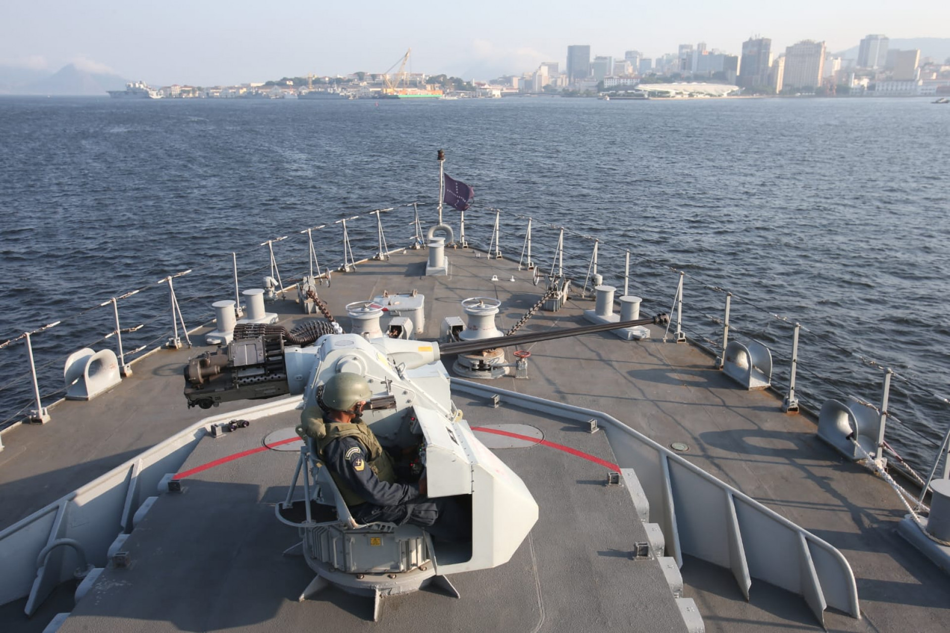Marinha do Brasil tem atuado na operação de GLO na Baía de Guanabara - Cleber Mendes / Agência O Dia