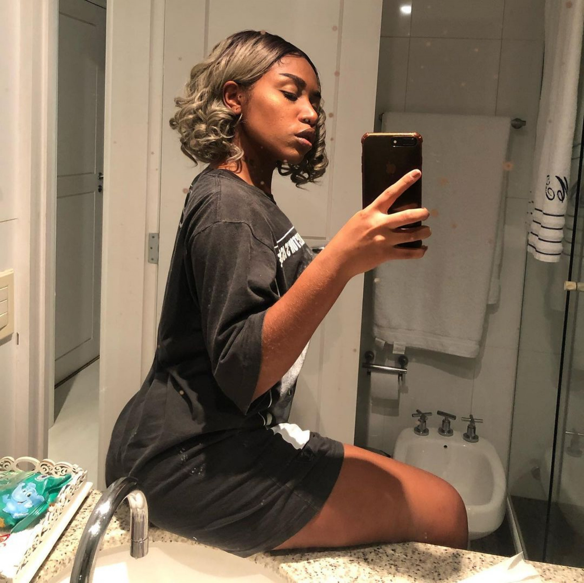 Ebony tem 22 anos e é de Queimados, na Baixada Fluminense - Reprodução/Instagram