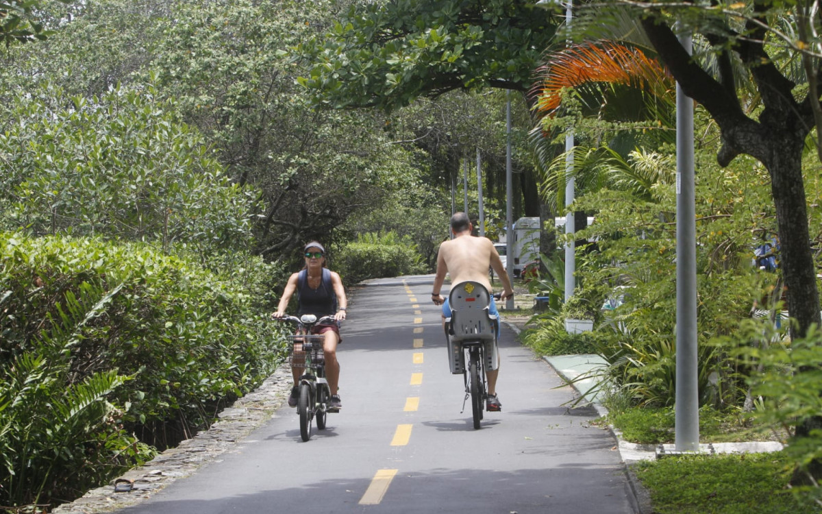 Movimentação na Lagoa Rodrigo de Freitas com temperaturas passando 40ºC - Reginaldo Pimenta/Agência O DIA