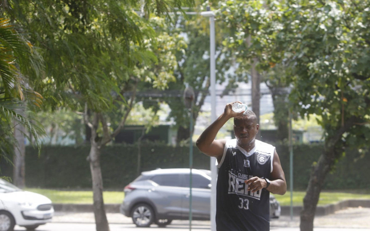 Movimentação na Lagoa Rodrigo de Freitas com temperaturas passando 40ºC - Reginaldo Pimenta/Agência O DIA