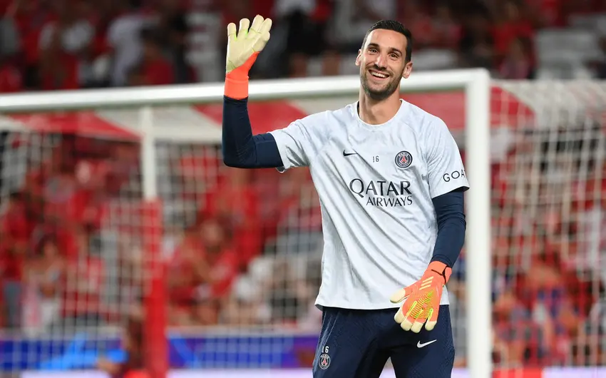 Esposa de goleiro de PSG fala sobre acidente sofrido por jogador: 'Não tinha consciência da gravidade'