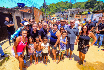 Prefeito Waguinho anuncia pacote de obras na Vila Jolá em Belford Roxo