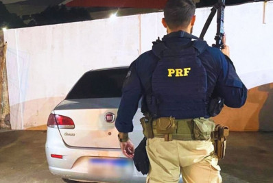 PRF recupera veículo roubado na Rodovia Presidente Dutra