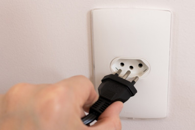 Consumo recorde deve elevar a conta de energia; especialista dá dicas para evitar erros