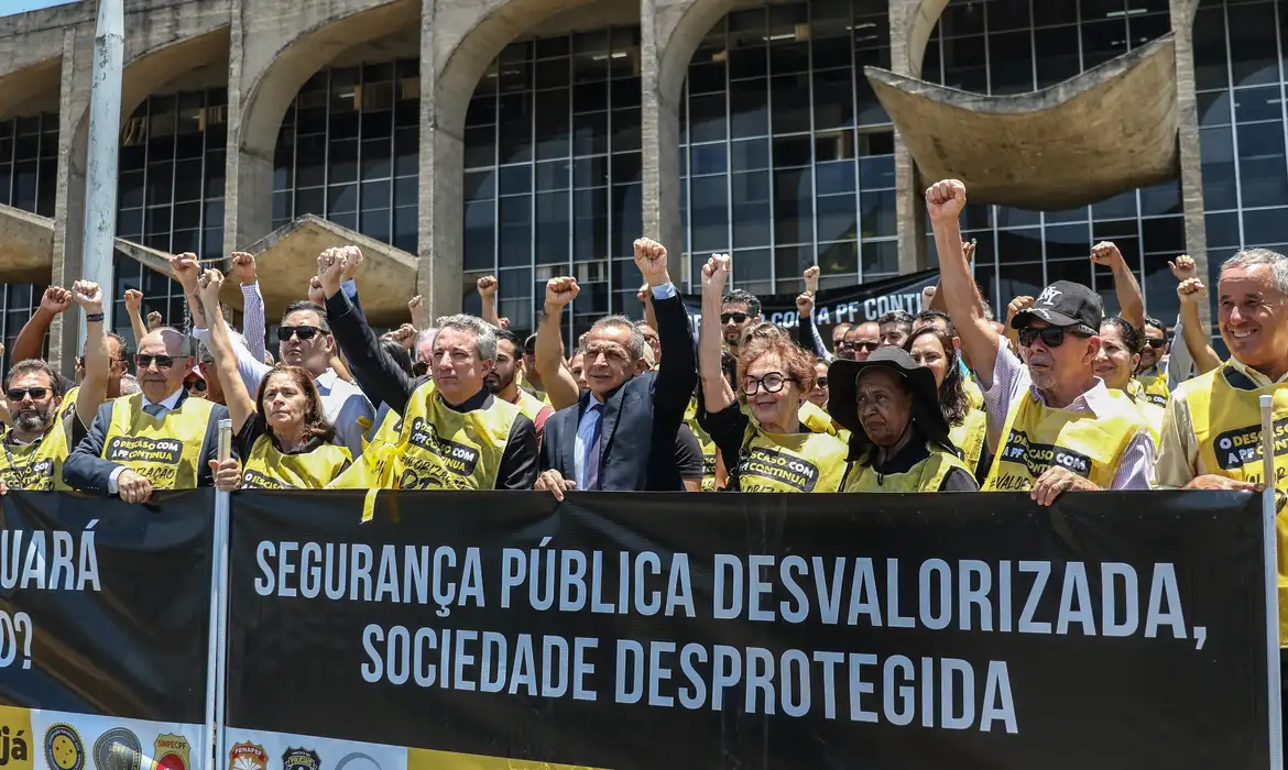 Policiais federais fazem mobilização por reestruturação de carreiras