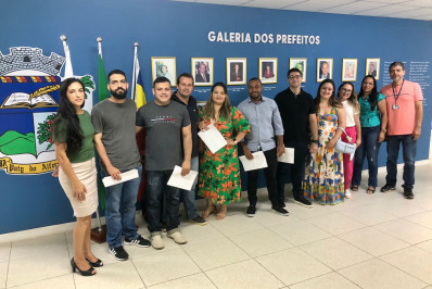 Prefeito de Paty do Alfere empossa mais nove novos servidores