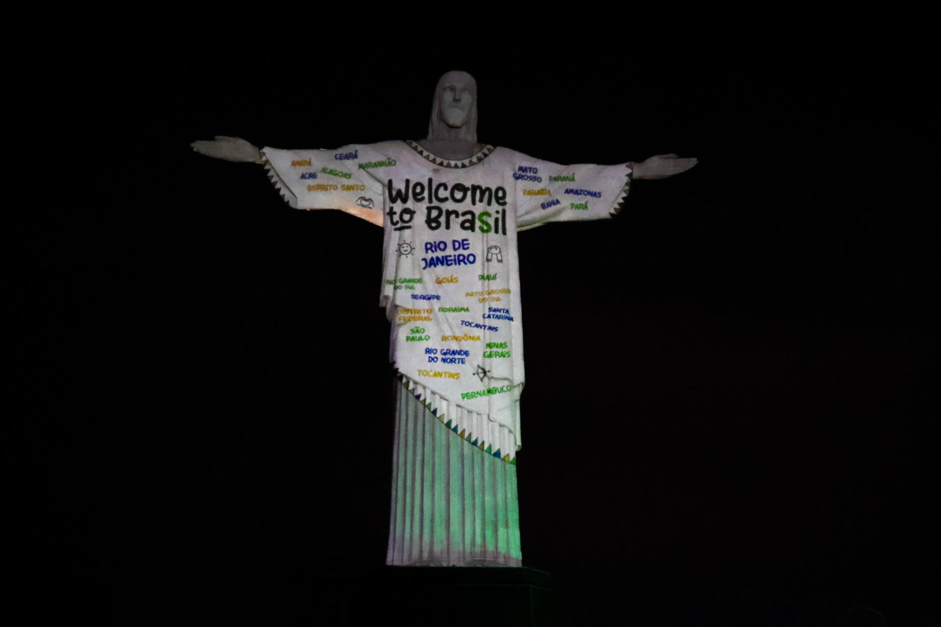 Cristo Redentor ganha projeção em homenagem à cantora Taylor Swift - Victor Chapetta e Lucas Bento / Ag. News