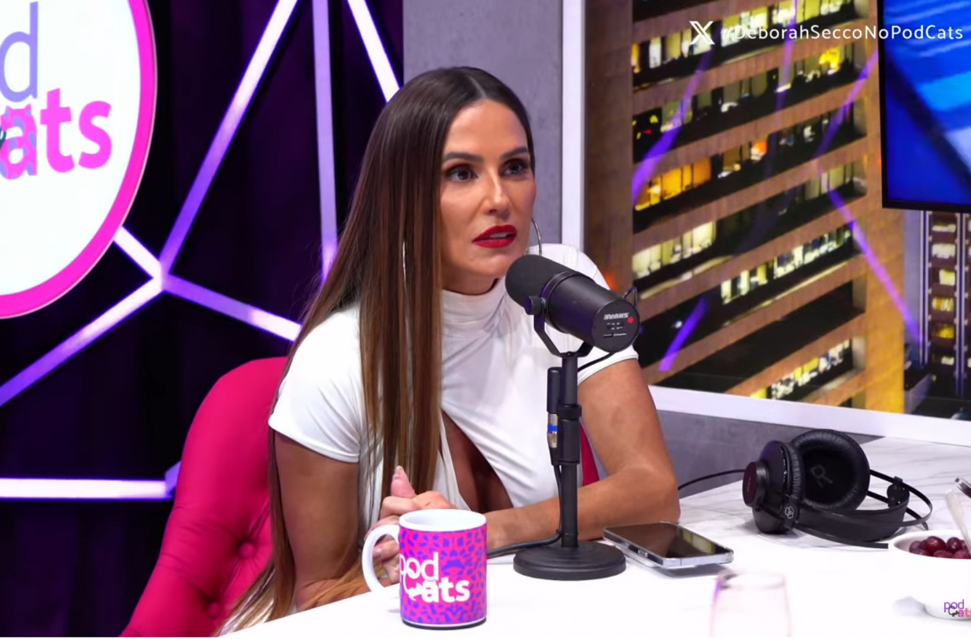 Deborah Secco participa do podcast 'Podcats' - Reprodução de vídeo