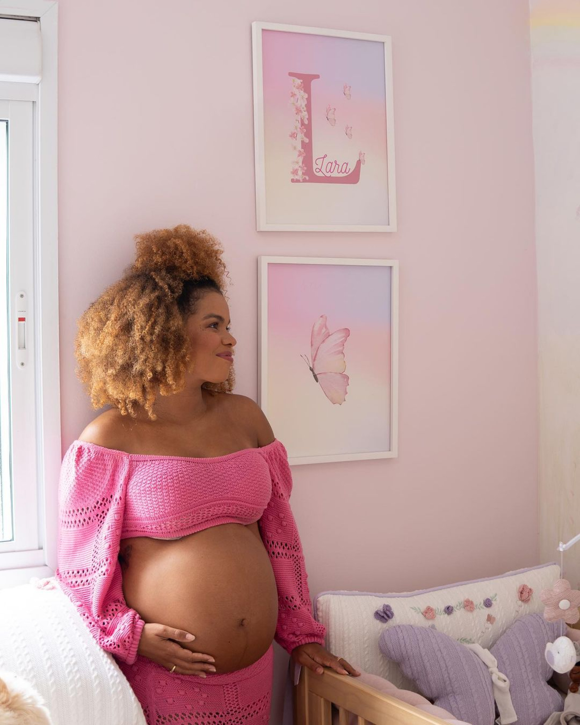 Jeniffer Nascimento encanta com fotos do quarto da primeira filha, Lara - Reprodução/Instagram/Icaro Guedes