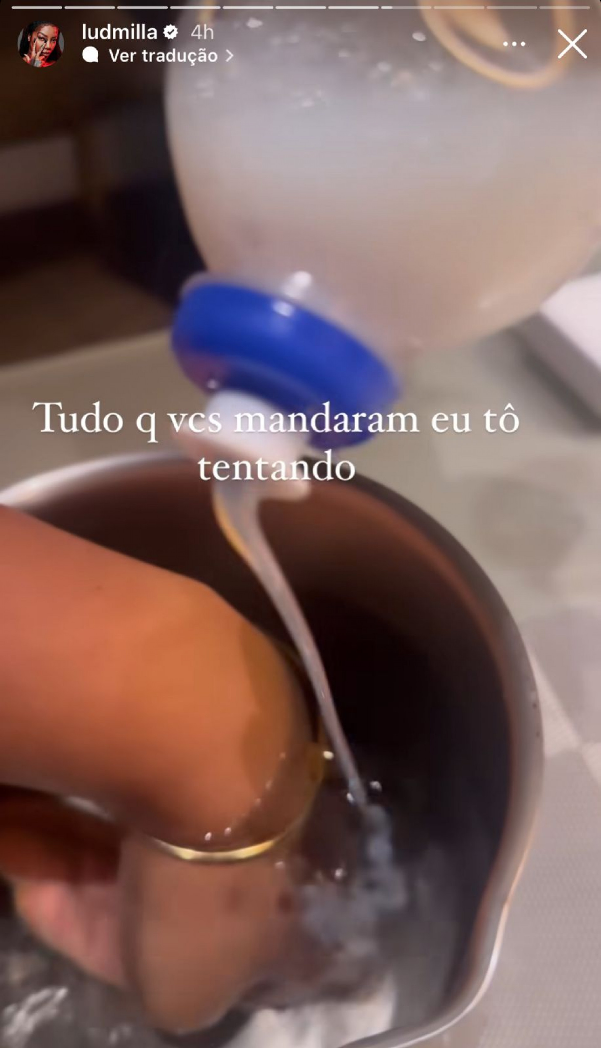 Ludmilla compartilha perrengue com pulseira de grife - Reprodução