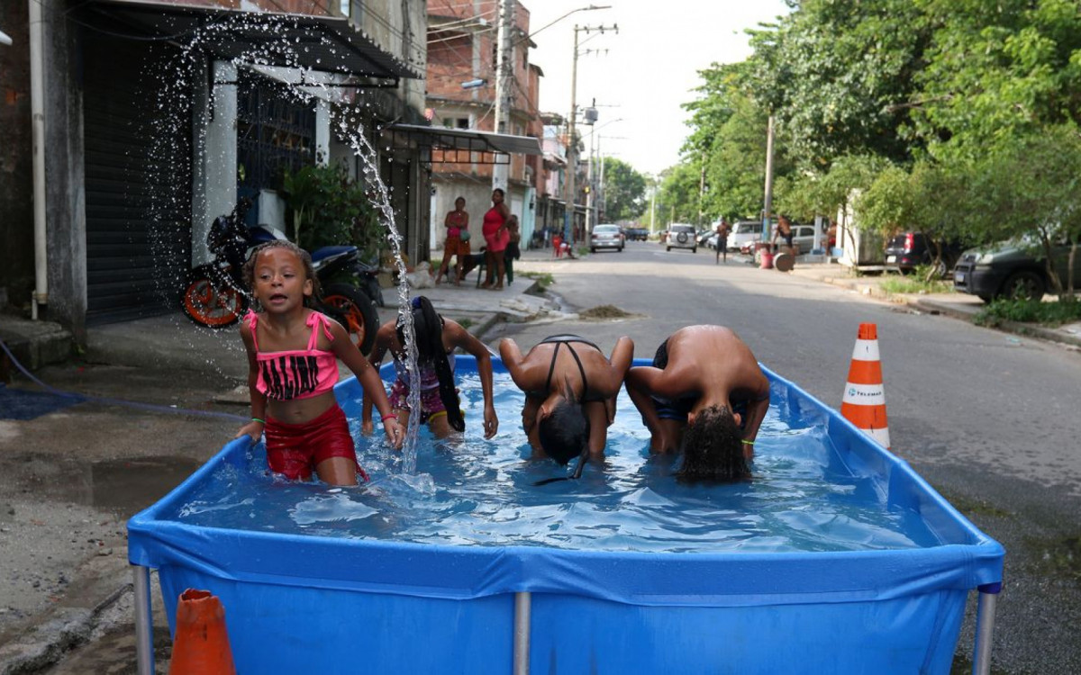 Rio tem calor recorde e sensa&ccedil;&atilde;o t&eacute;rmica beira os 60&deg;C nesta sexta