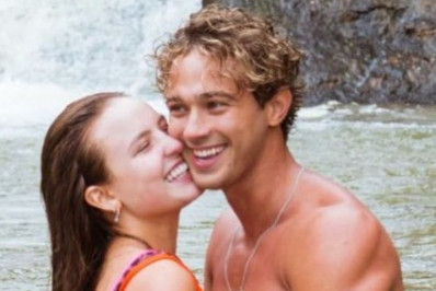 Larissa Manoela e André Luz Frambach trocam declarações na web: 'Te amo infinito'