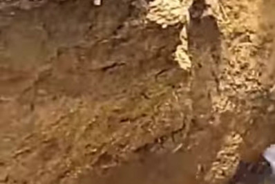 Tubulação do SAAE estoura e interrompe o sistema de abastecimento de água em vários bairros de Angra