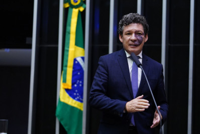 Reginaldo Lopes (PT) diz que discutirá com Padilha como fazer andar outra PEC sobre escala 6x1