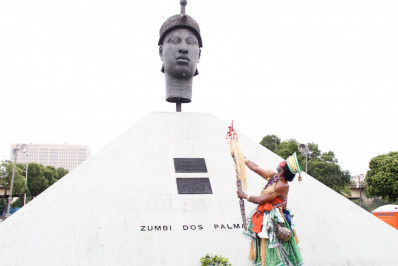 Câmara aprova projeto que torna Consciência Negra feriado nacional; texto vai à sanção de Lula