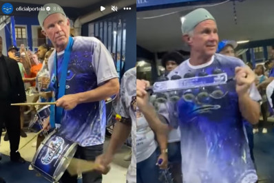 Chad Smith, baterista do Red Hot Chilli Peppers, toca com a bateria da Portela; veja