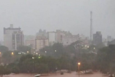 Região no Rio Grande do Sul destruída por ciclone volta a enfrentar enchentes