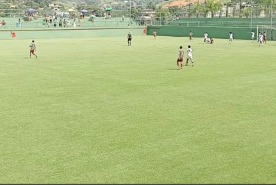 Calorão faz jogadores do Vasco passarem mal em clássico com o Fluminense no sub-13