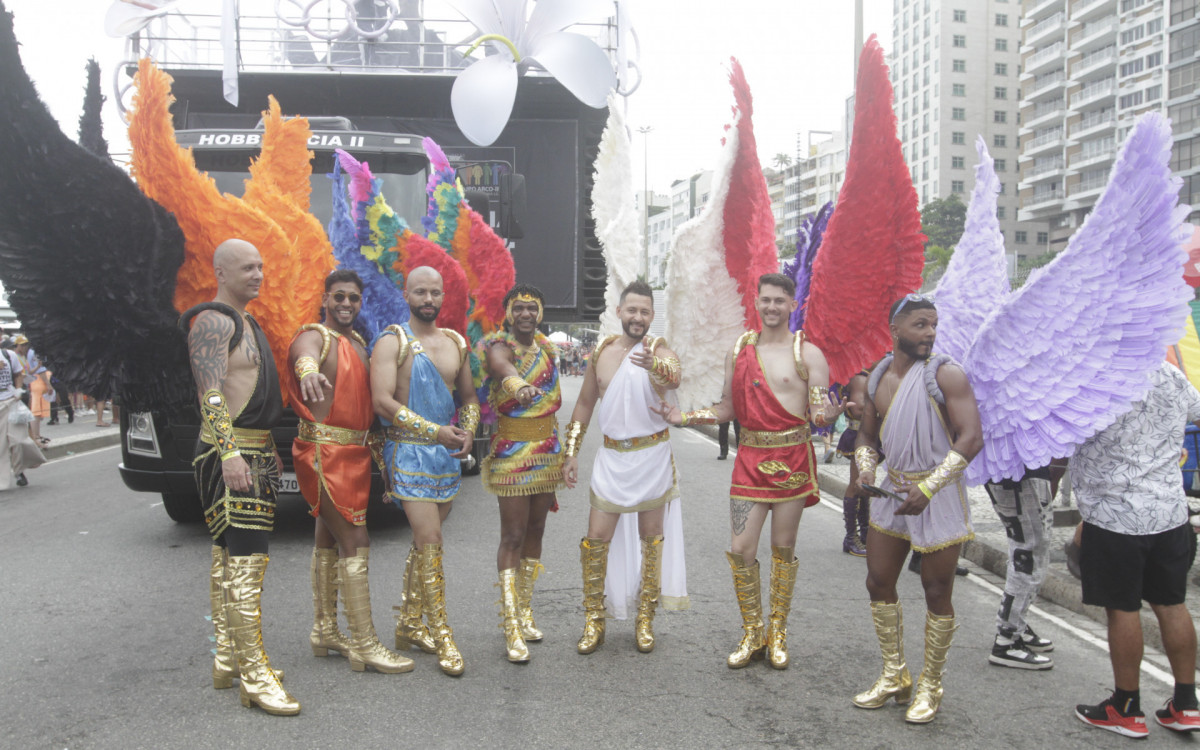 28&ordf; Parada do Orgulho LGBTI+ Rio acontece em Copacabana, no Rio de Janeiro - Marcos Porto/Ag&ecirc;ncia O Dia