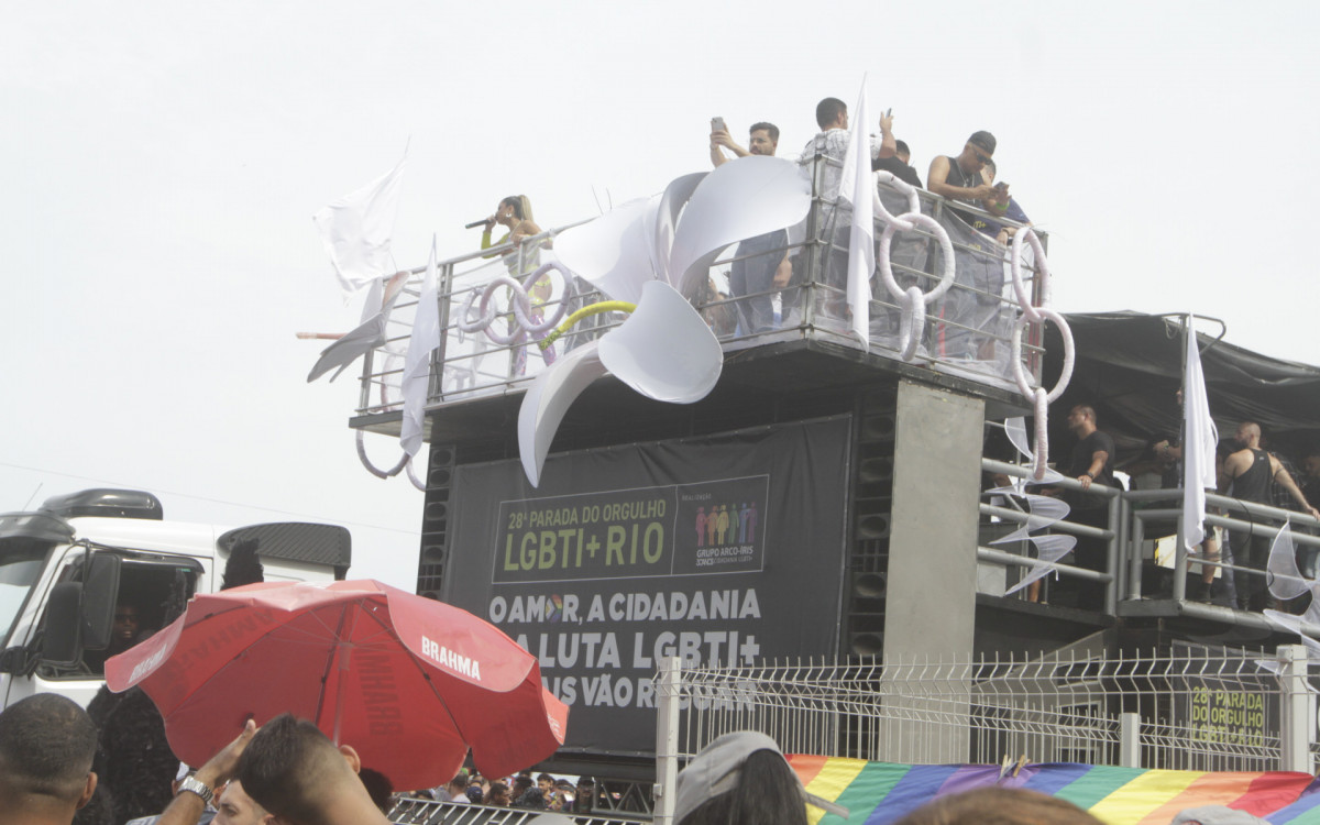 28&ordf; Parada do Orgulho LGBTI+ Rio acontece em Copacabana, no Rio de Janeiro - Marcos Porto/Ag&ecirc;ncia O Dia