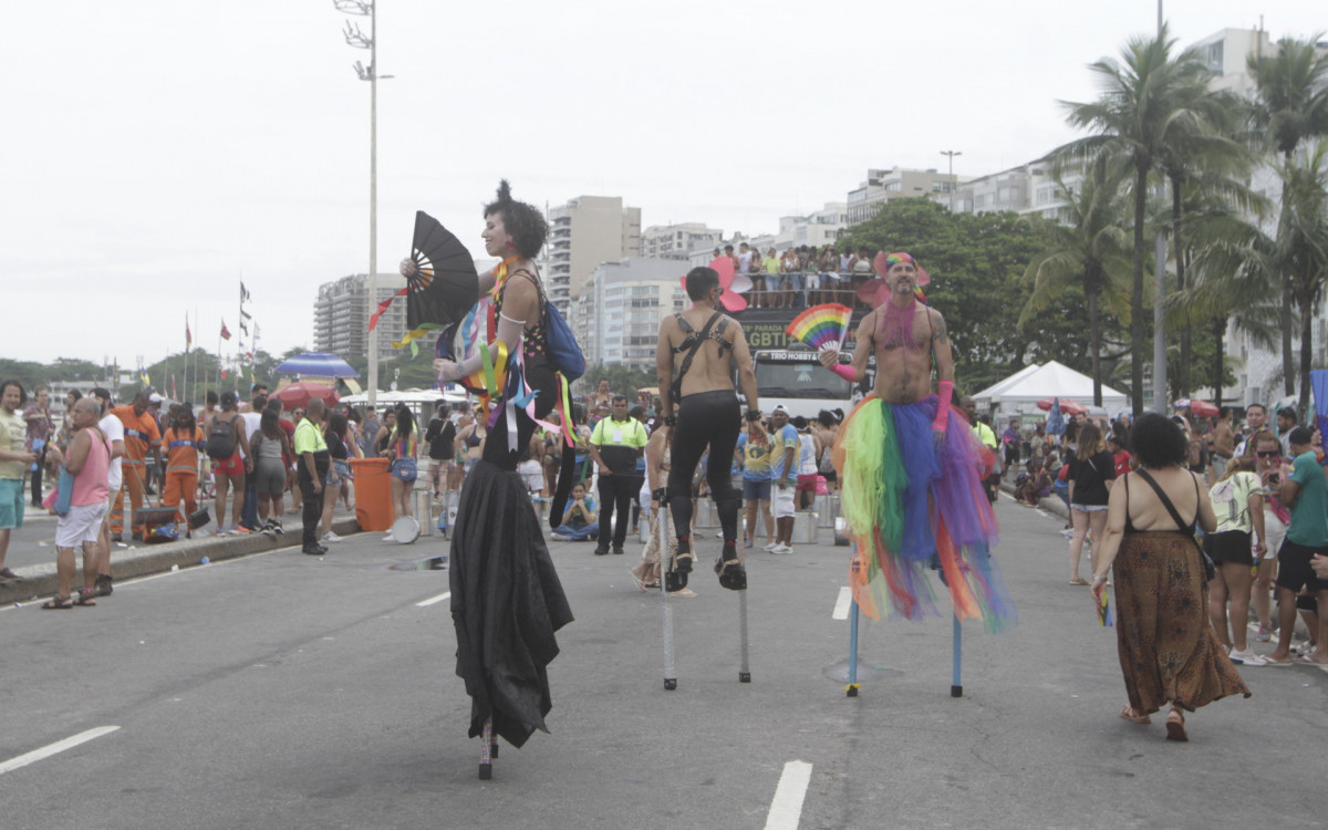 28&ordf; Parada do Orgulho LGBTI+ Rio acontece em Copacabana, no Rio de Janeiro - Marcos Porto/Ag&ecirc;ncia O Dia