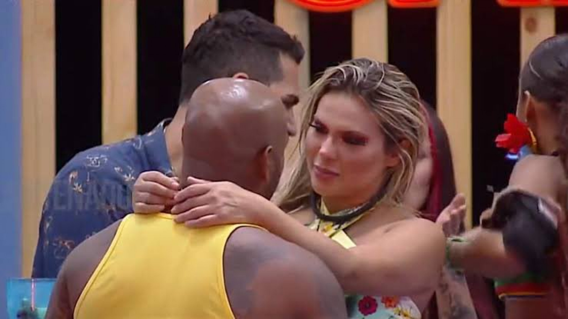 Cezar Black e a cantora Kally Fonseca são o novo casal da 'Fazenda 15' - Reprodução/Twitter