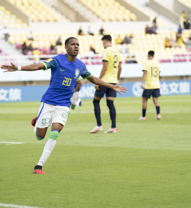 Estêvão faz golaço em vitória do Brasil na Copa do Mundo Sub-17