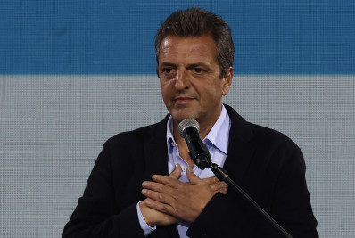 Massa pode renunciar ao ministério da Economia após reunião de Milei com Fernández