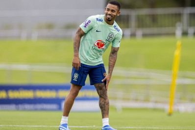 Feliz em chegada ao Barcelona, Gabriel Jesus garante 'joelho perfeito'