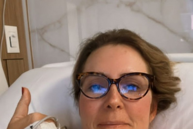 Renata Capucci realiza procedimento para aliviar dores e tranquiliza web: 'Deu certo'
