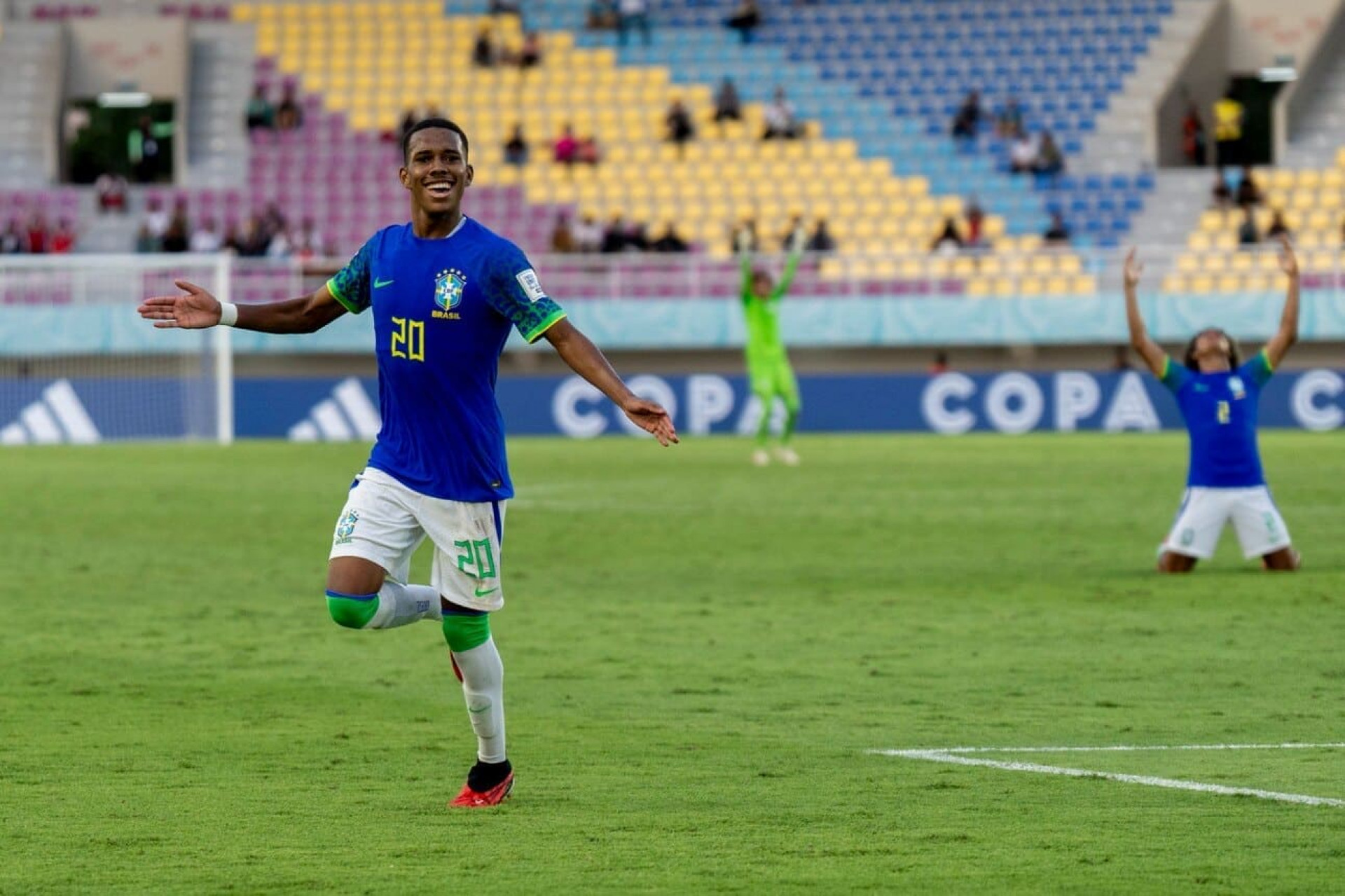 Brasil joga mal, sofre gol no fim e fica no empate em 1 a 1 com a Venezuela