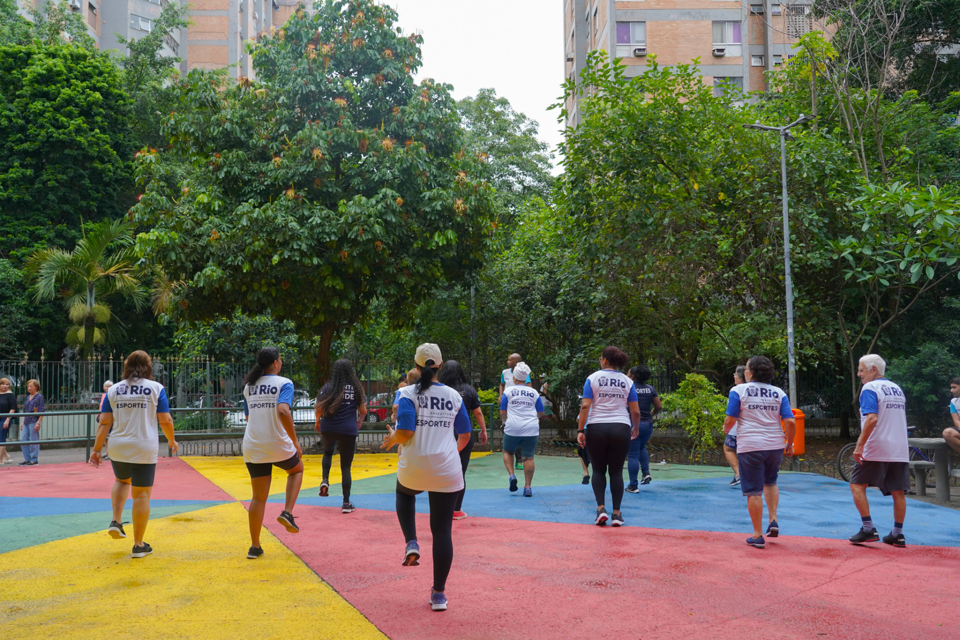 A praça passou por revitalização e ganhou novos brinquedos para as crianças - João Matheus/Divulgação 