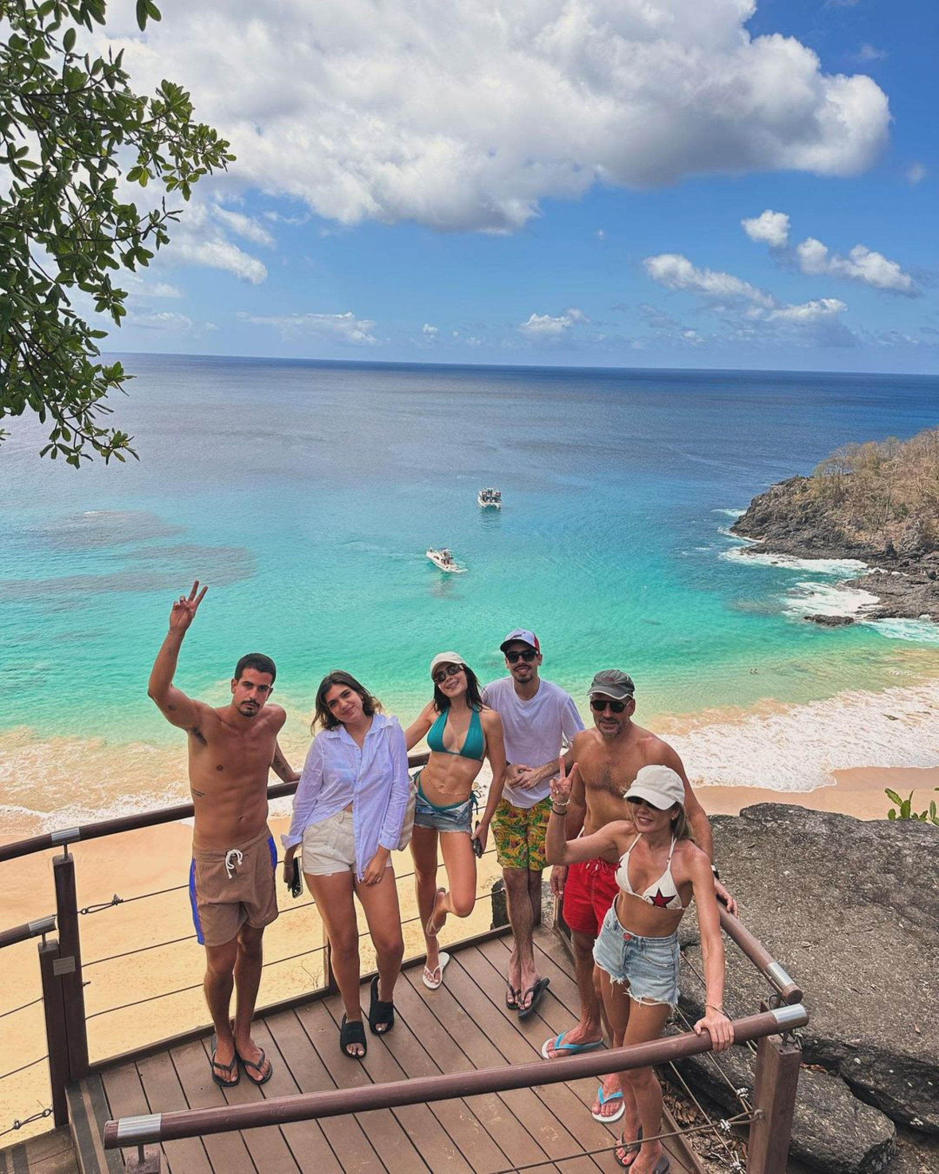 Jade Picon e João Silva curtem Fernando de Noronha com amigos - Reprodução Internet