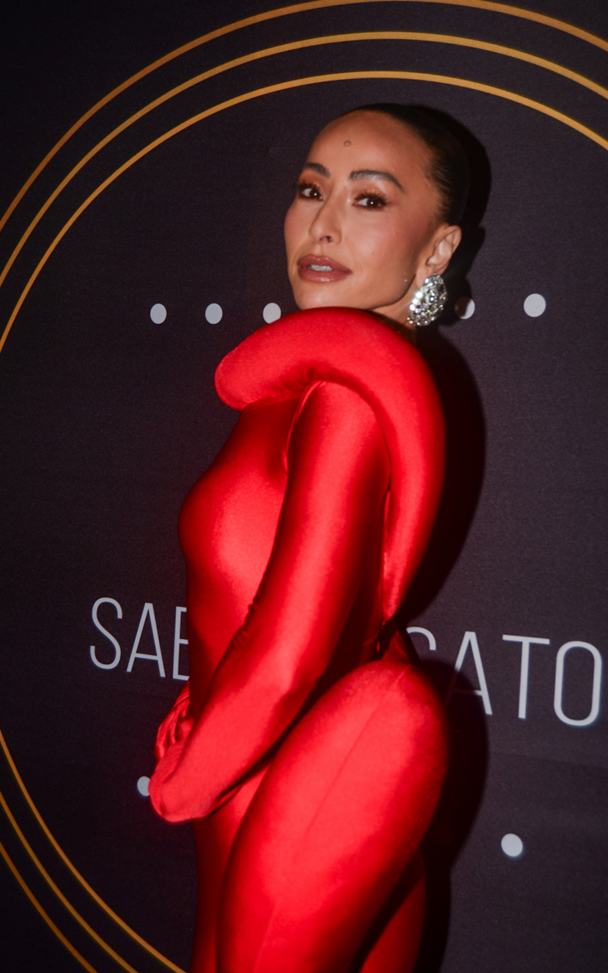 Sabrina Sato comemora 20 anos de carreira com inauguração de exposição imersiva