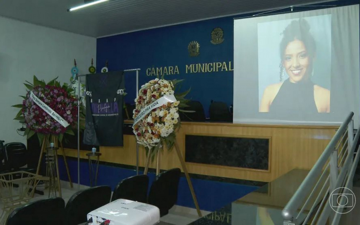 Imagens do velório de Ana Clara no velório na Câmara de Sonoro  - Reprodução: TV Globo