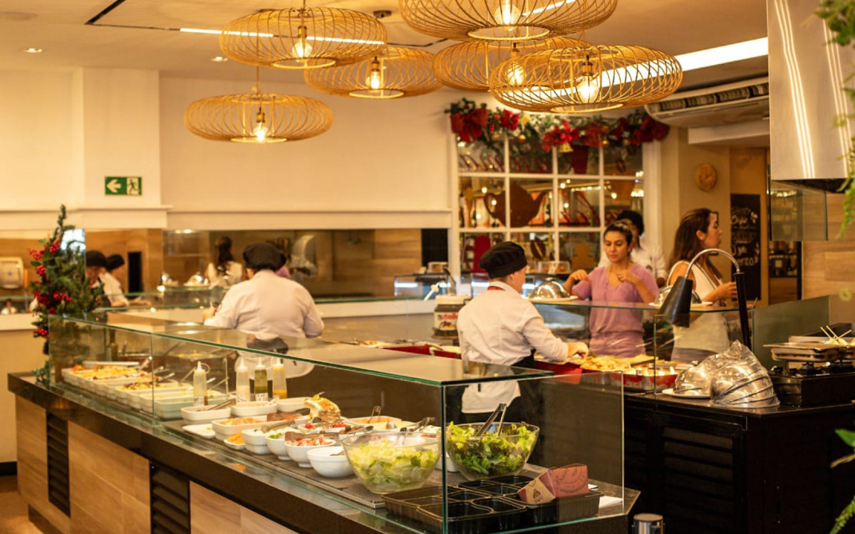 Confeitaria Beira-Mar, em Icaraí, foi fundada em 1942 e é um dos pontos turísticos da cidade - Renan Areias/Agência O DIA