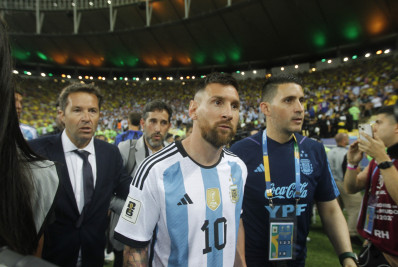 Messi condena postura da polícia contra argentinos no Maracanã: 'Mais uma vez no Brasil'