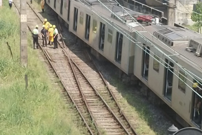 Trem descarrilha em Nova Iguaçu